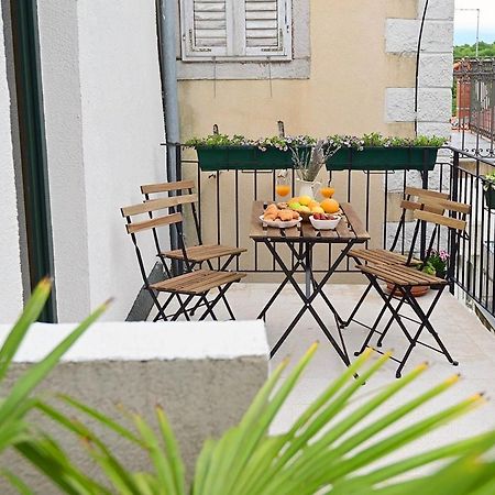 Apartment D & Studio L Dobrinj Εξωτερικό φωτογραφία