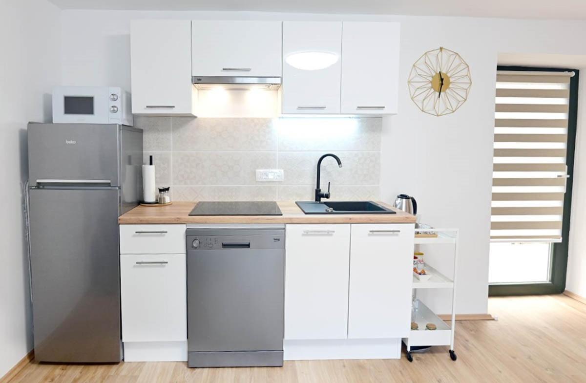 Apartment D & Studio L Dobrinj Εξωτερικό φωτογραφία