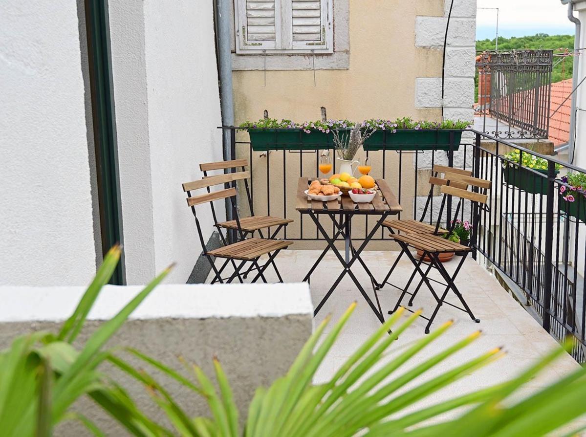 Apartment D & Studio L Dobrinj Εξωτερικό φωτογραφία