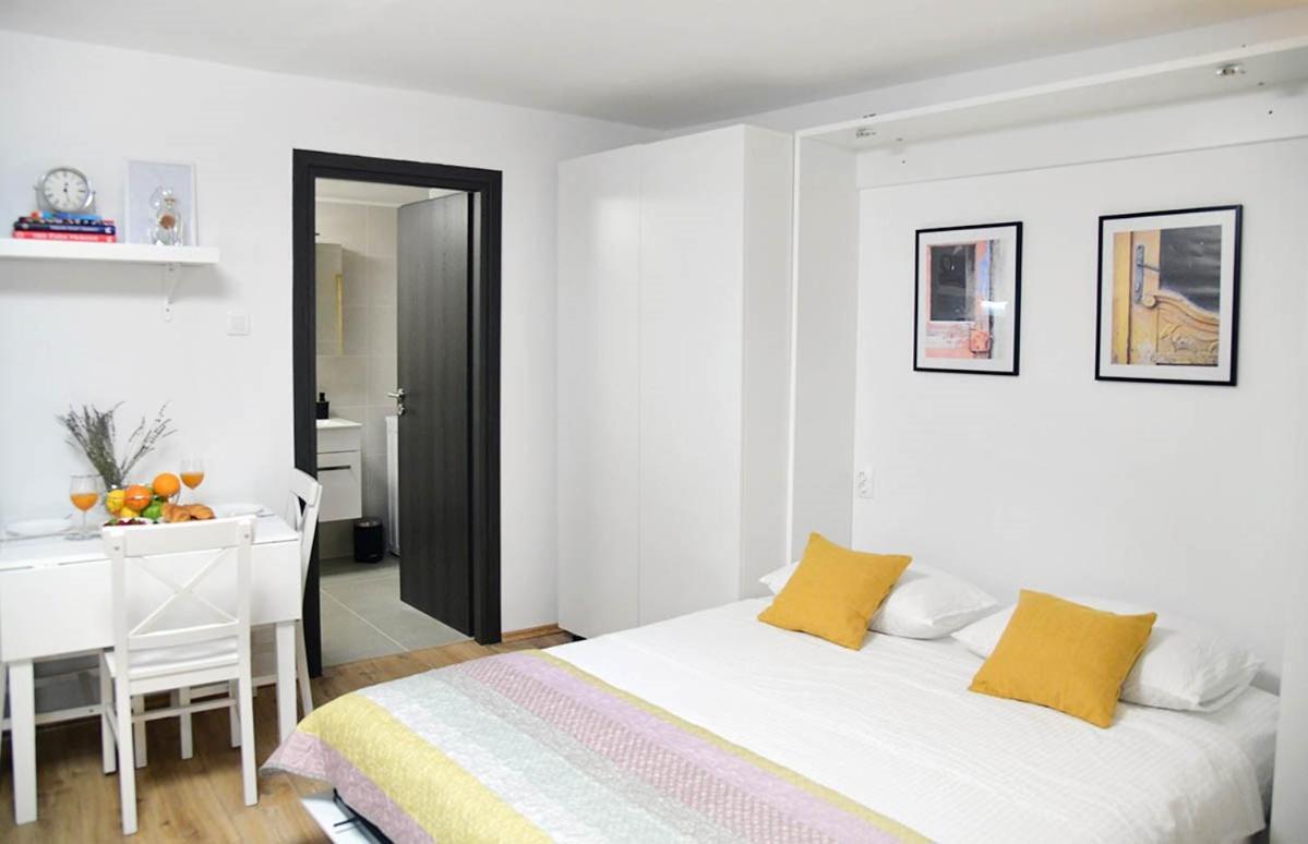 Apartment D & Studio L Dobrinj Εξωτερικό φωτογραφία
