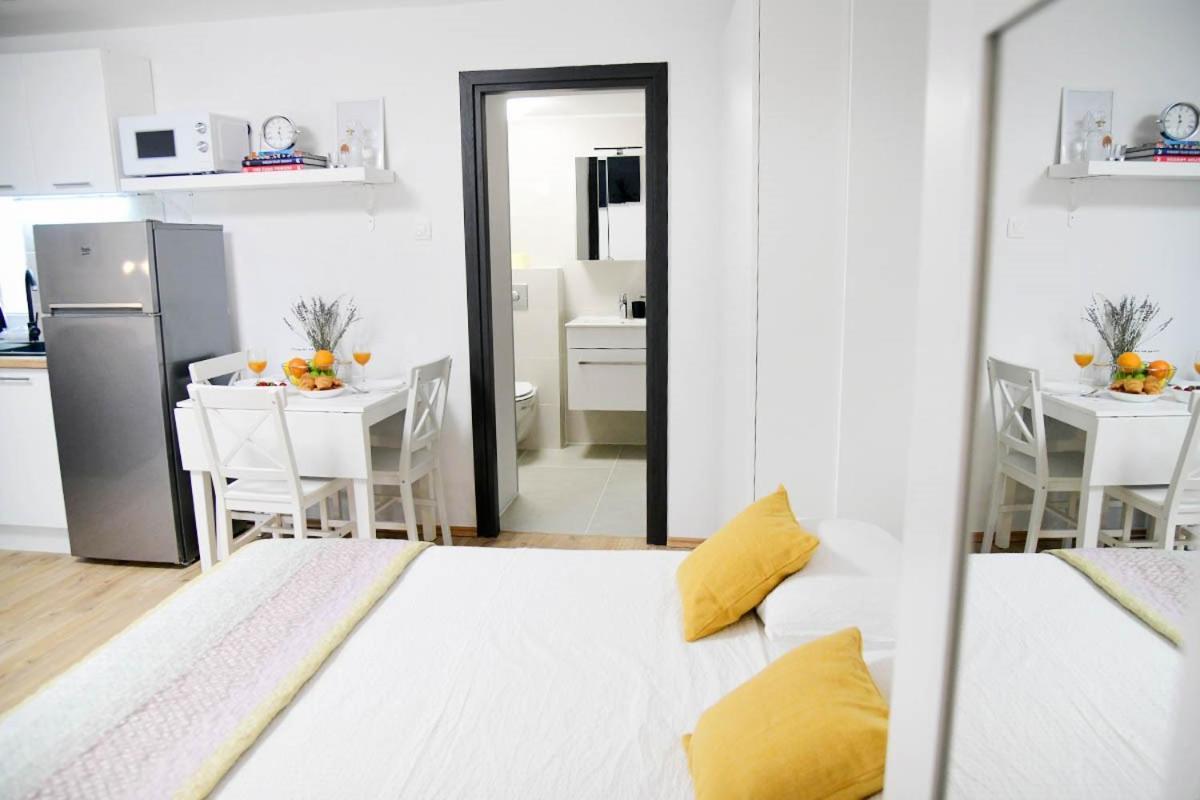 Apartment D & Studio L Dobrinj Εξωτερικό φωτογραφία