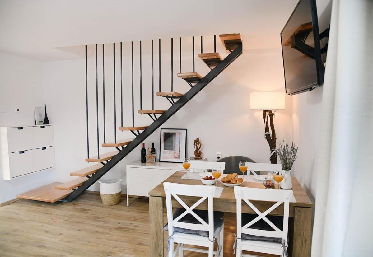 Apartment D & Studio L Dobrinj Εξωτερικό φωτογραφία